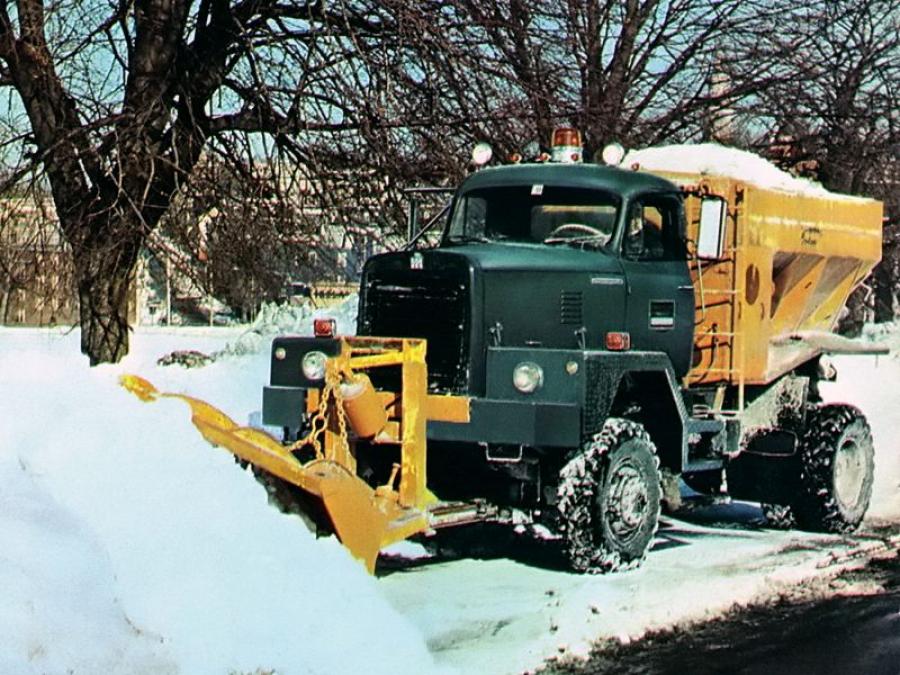  International M-Series Snow Plow Truck 1970 года  (фото 1 из 1)